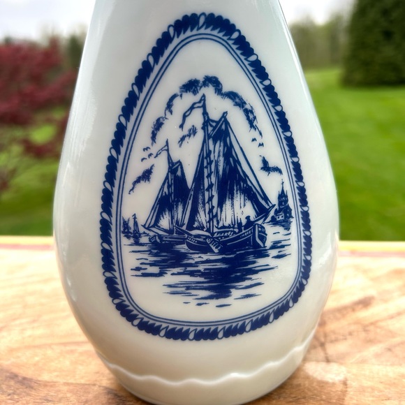 Vintage MCM Jim Beam 1963 Delft Blue Dutch Ship Windmill Decanter - Picture 5 of 10